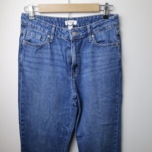 Forever 21 Premium Boyfriend Jeans – Classic Mid-Wash Relaxed Fit (Size: 28)